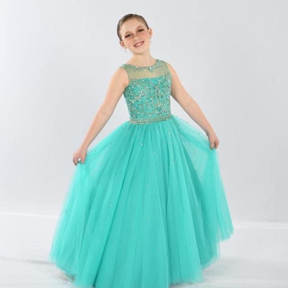 Gorgeous Girls Tiffany dress size 12